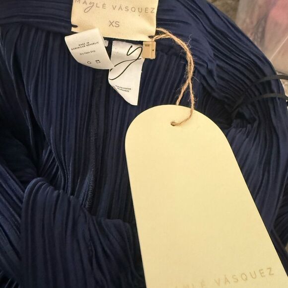 NWT MAYLÉ VÁSQUEZ Salome Wrap Around Crop Top
X21 - Picture 5 of 5